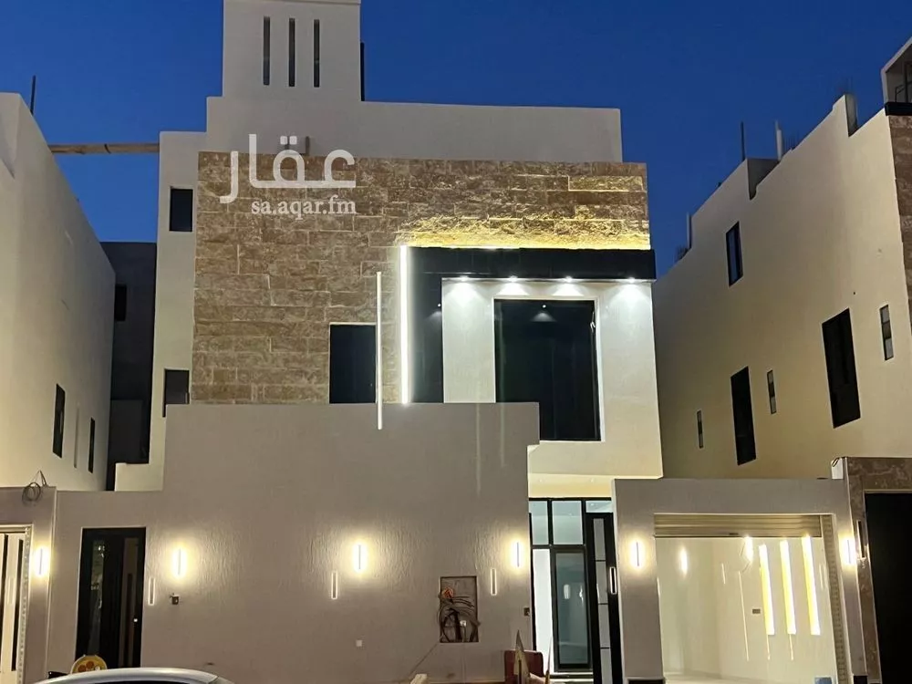 فيلا 5 غرف في الشرق 3