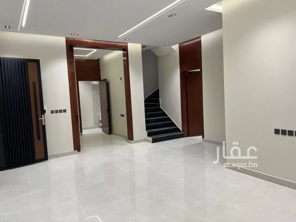 فيلا 5 غرف في الشرق 9