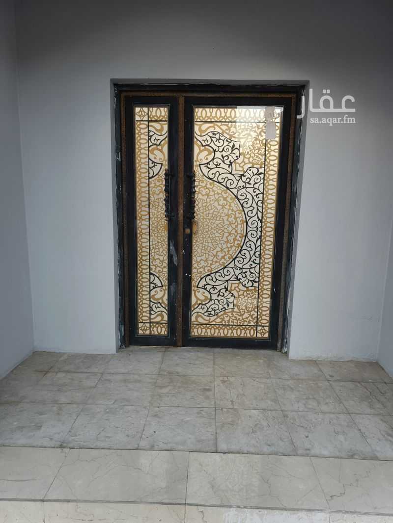 الطابق في احد