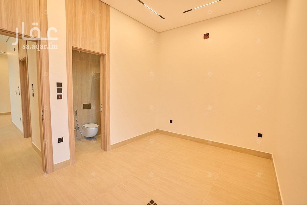 5 bedroom villa in Al Mahdiyyah, Riyadh 17
