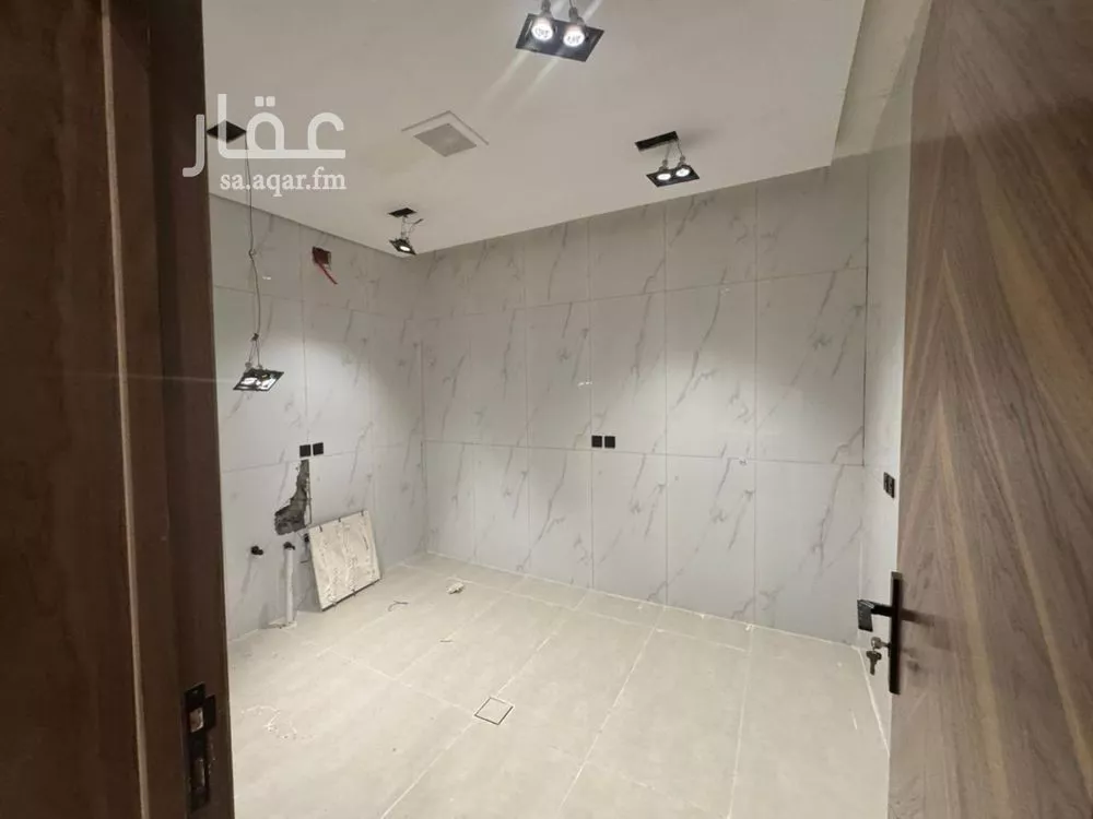 5 bedroom villa in Okaz 10