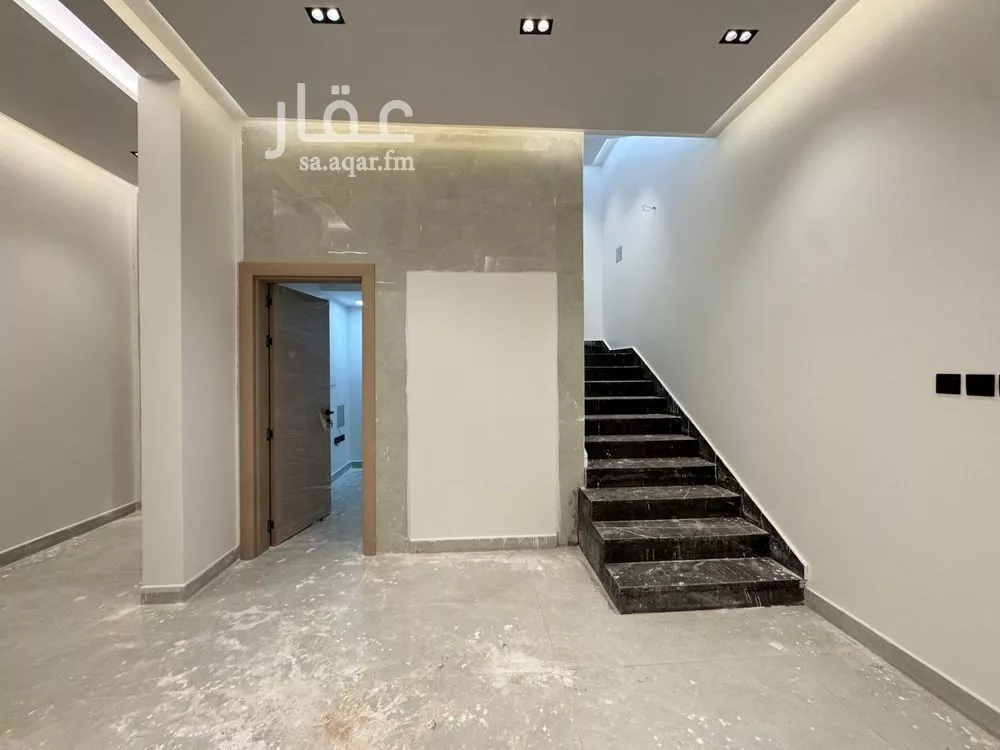6 bedroom villa in Al Qadisiyah 16