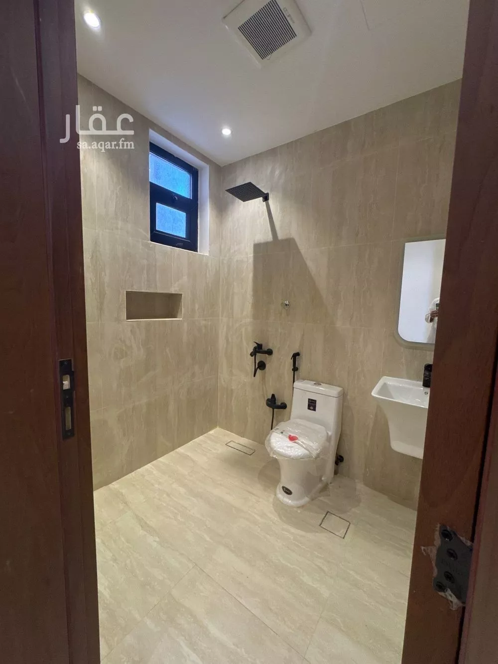9 bedroom villa in Dhahrat Al Badiah 17