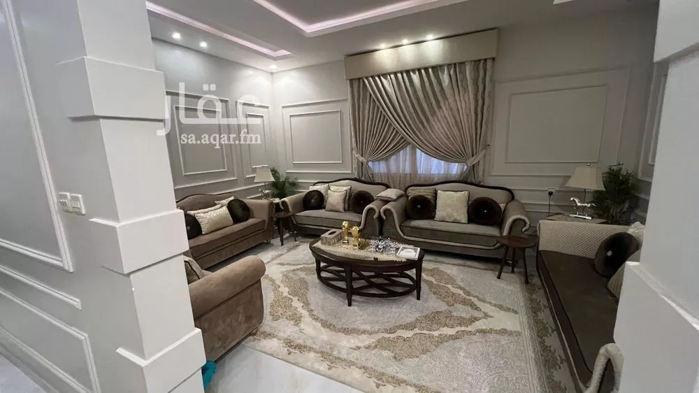 فيلا 4 غرف في العارض 3