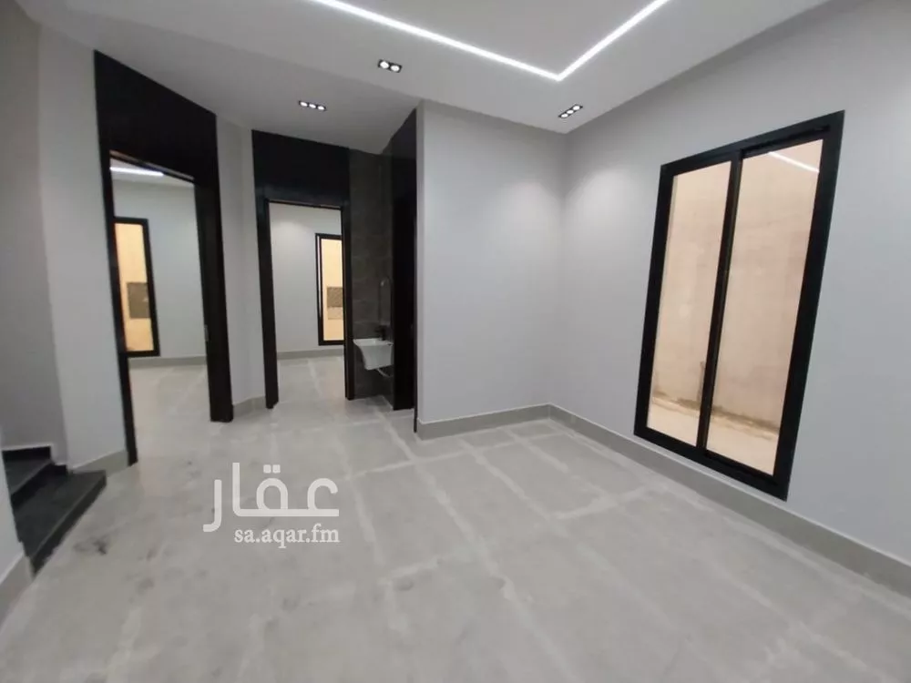 5 bedroom villa in Al Uraija Al Gharbiyah 5