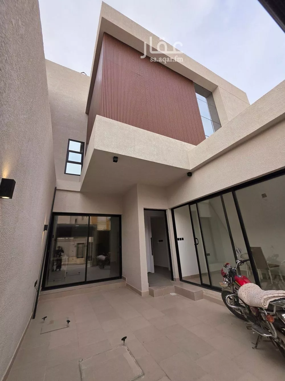 6 bedroom villa in Al Hazm 11