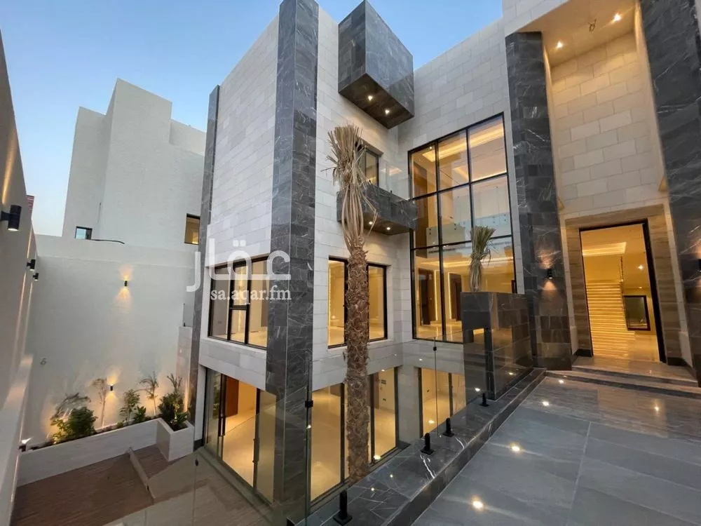 5 bedroom villa in Al Nakheel 5