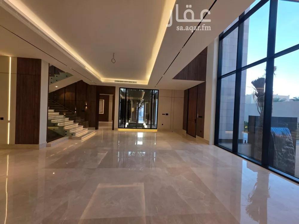 5 bedroom villa in Al Nakheel 9