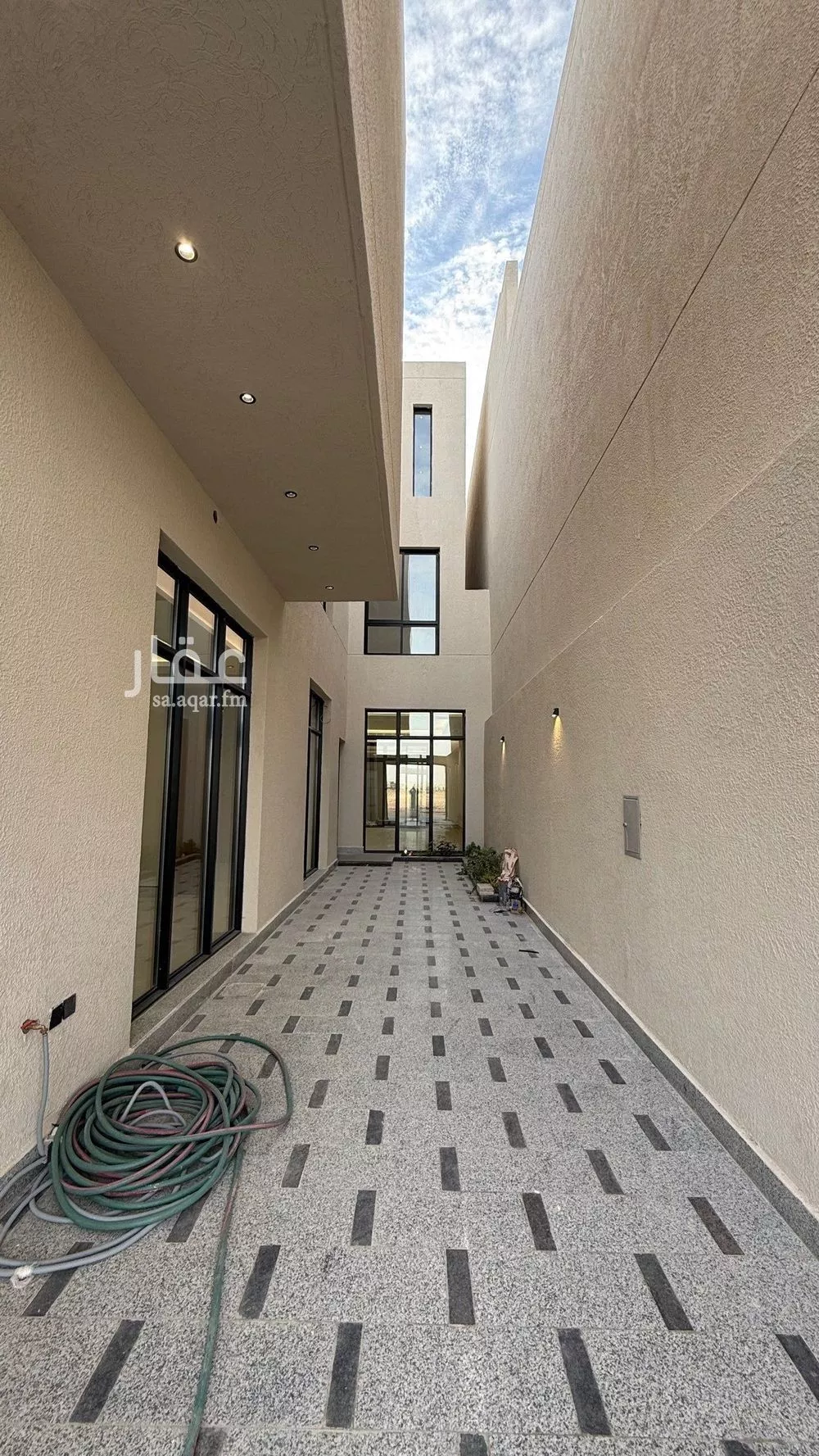 6 bedroom villa in Al Mahdiyyah 2
