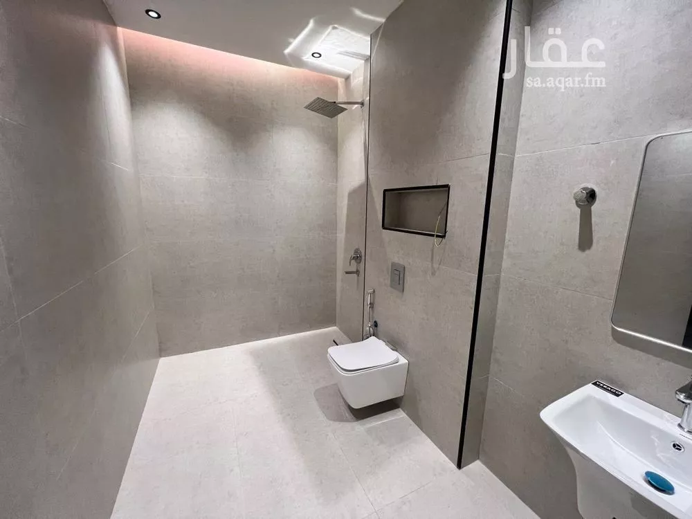 5 bedroom villa in Al Rimal 19