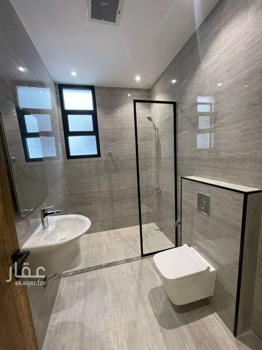 5 bedroom villa in Al Aridh 10