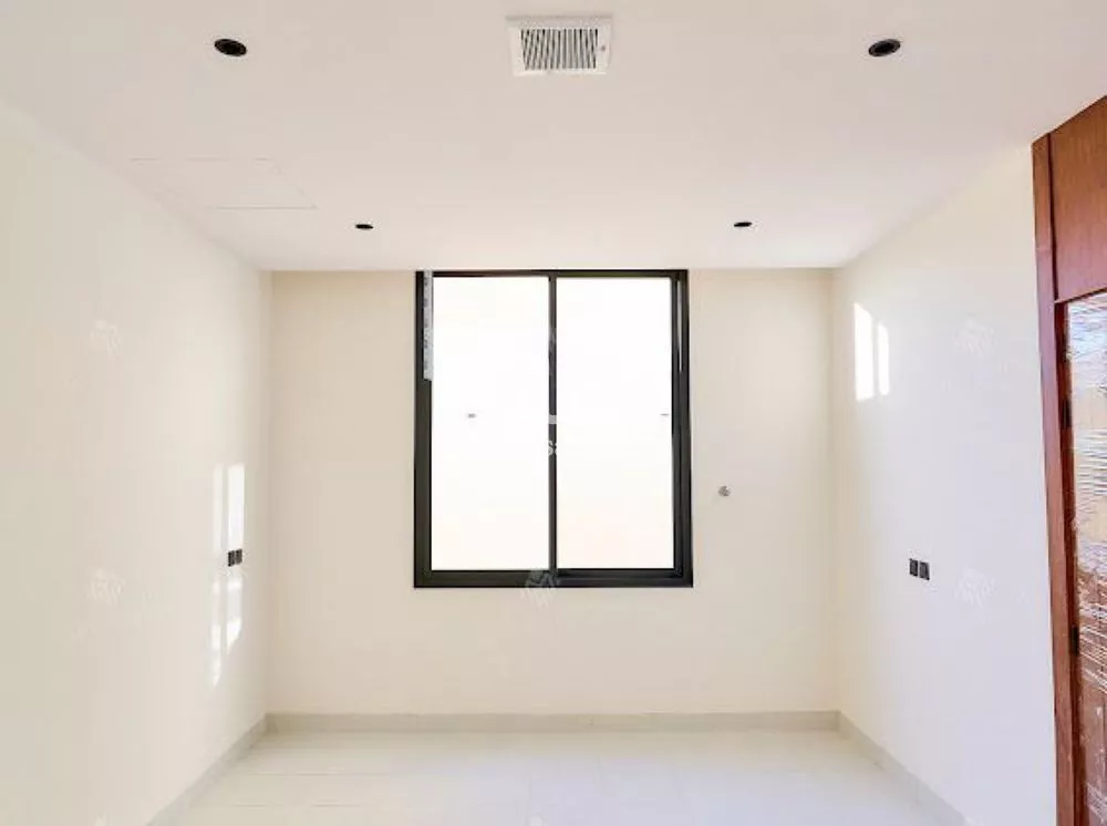 6 bedroom villa in Al Mahdiyyah 10
