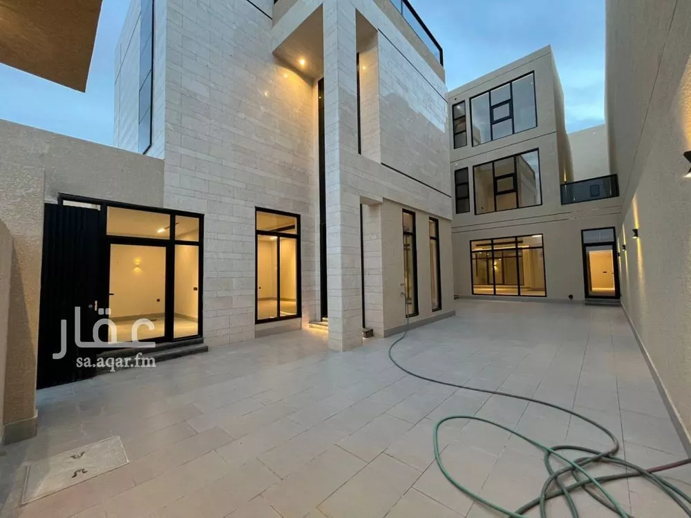 4 bedroom villa in Al Mahdiyyah 8
