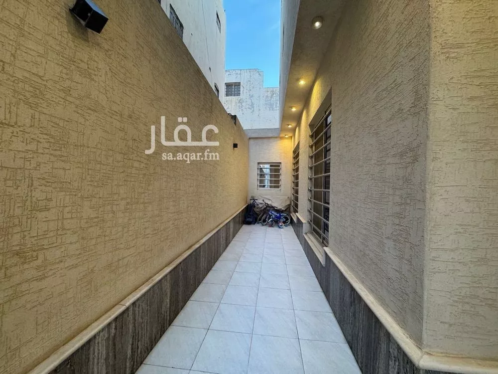 فيلا 5 غرف في المونسية 8