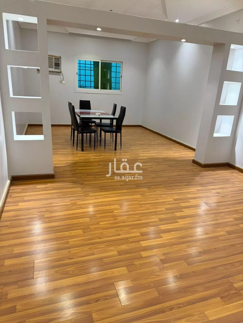 الطابق في الجزيرة