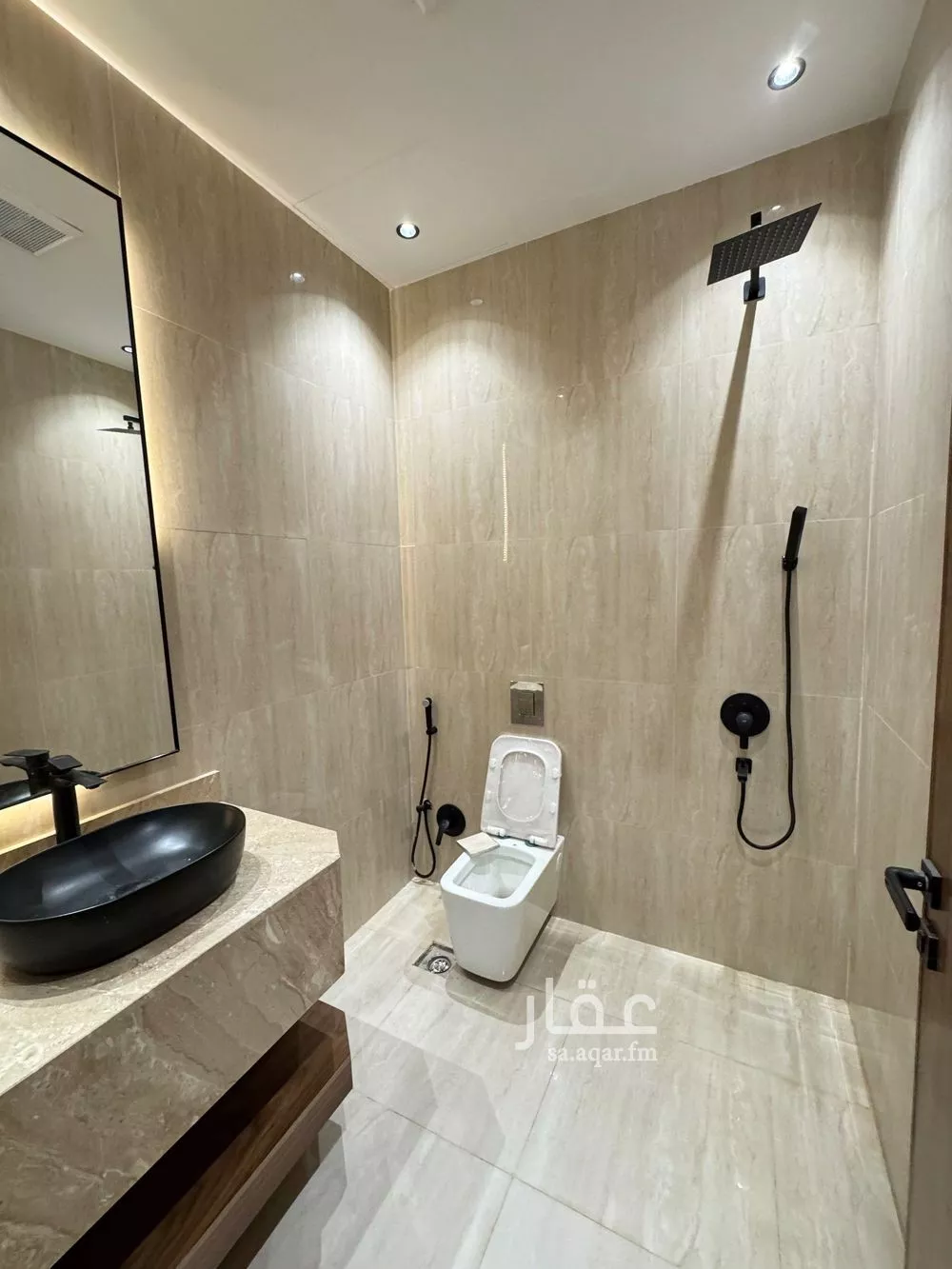 5 bedroom duplex in Al Rimal 18