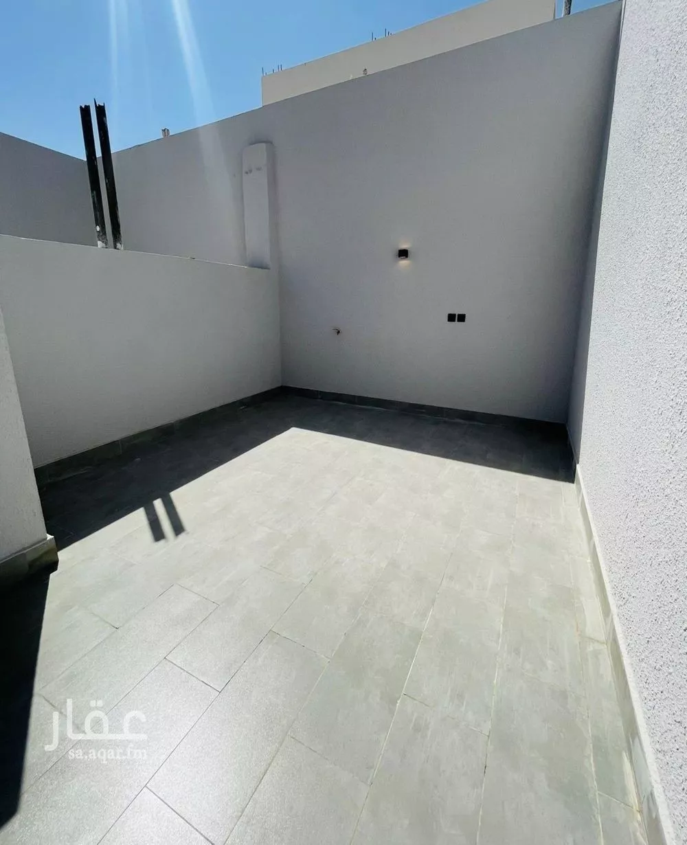 فيلا 6 غرف في الشرق 29
