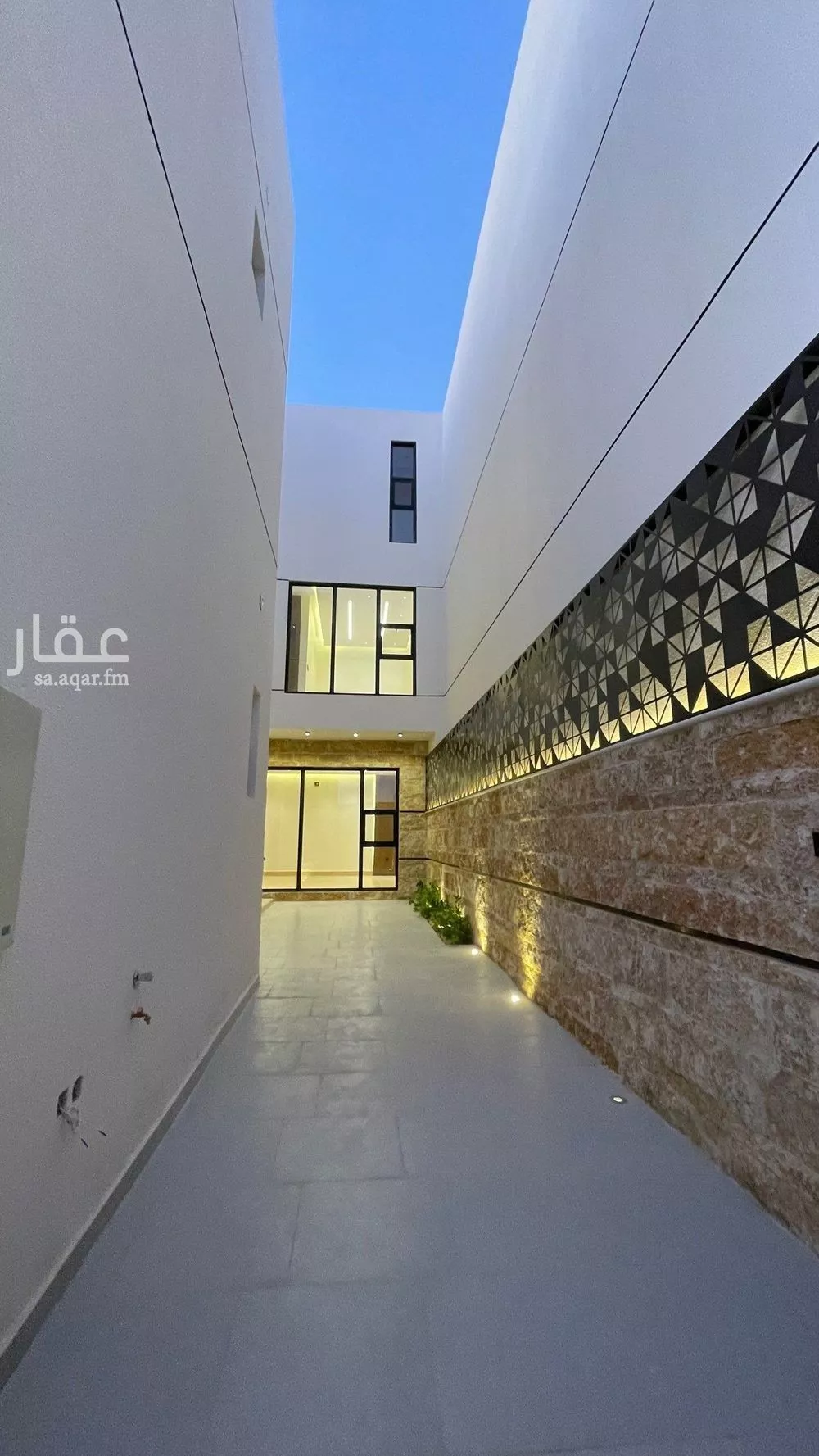 5 bedroom villa in Al Mahdiyyah 2