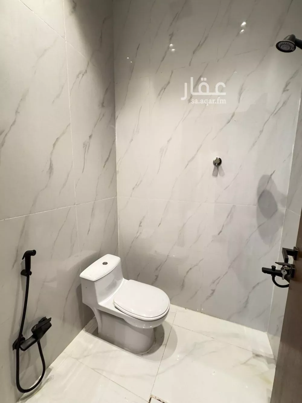 فيلا 5 غرف في الخليج 15