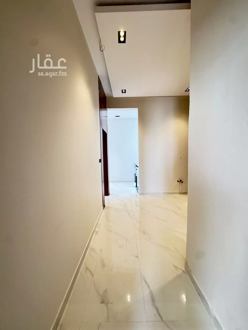 فيلا 5 غرف في الخليج 17