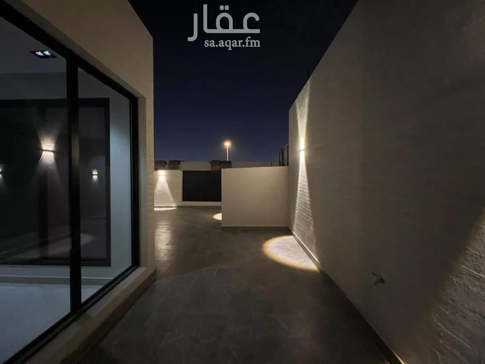 فيلا 6 غرف في الشرق 11