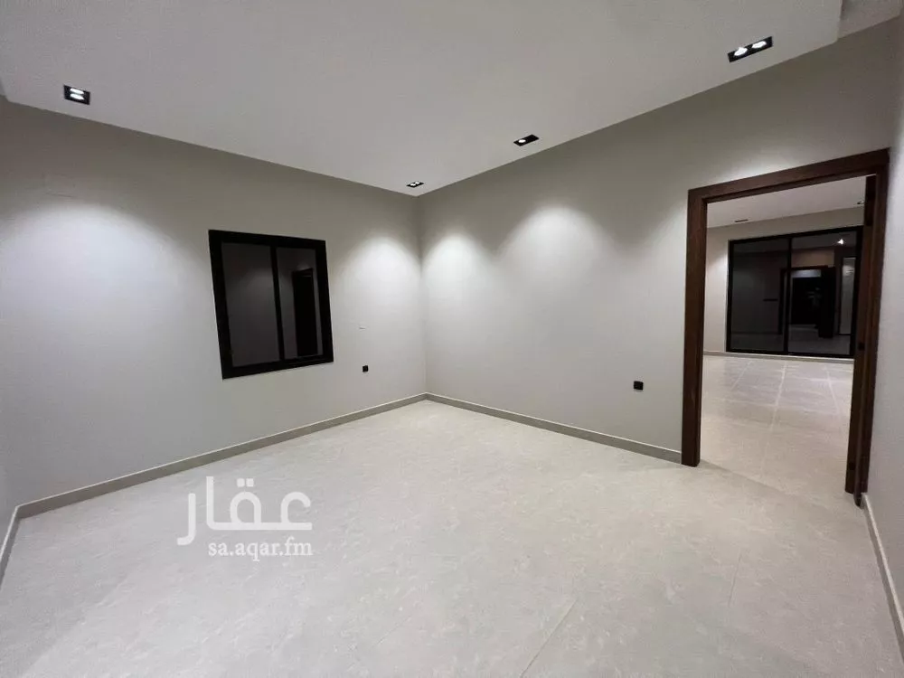 فيلا 6 غرف في الشرق 13