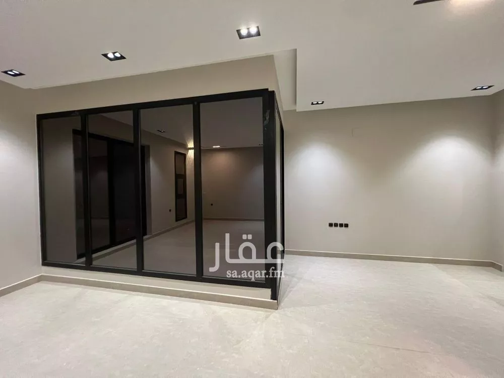 فيلا 6 غرف في الشرق 17