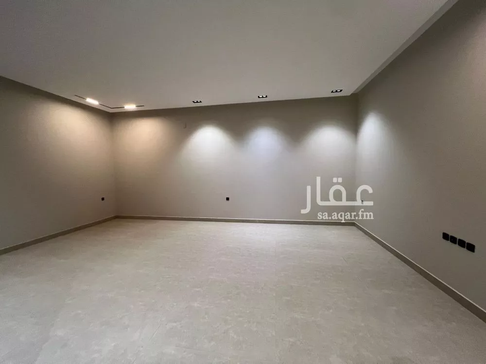 فيلا 6 غرف في الشرق 23