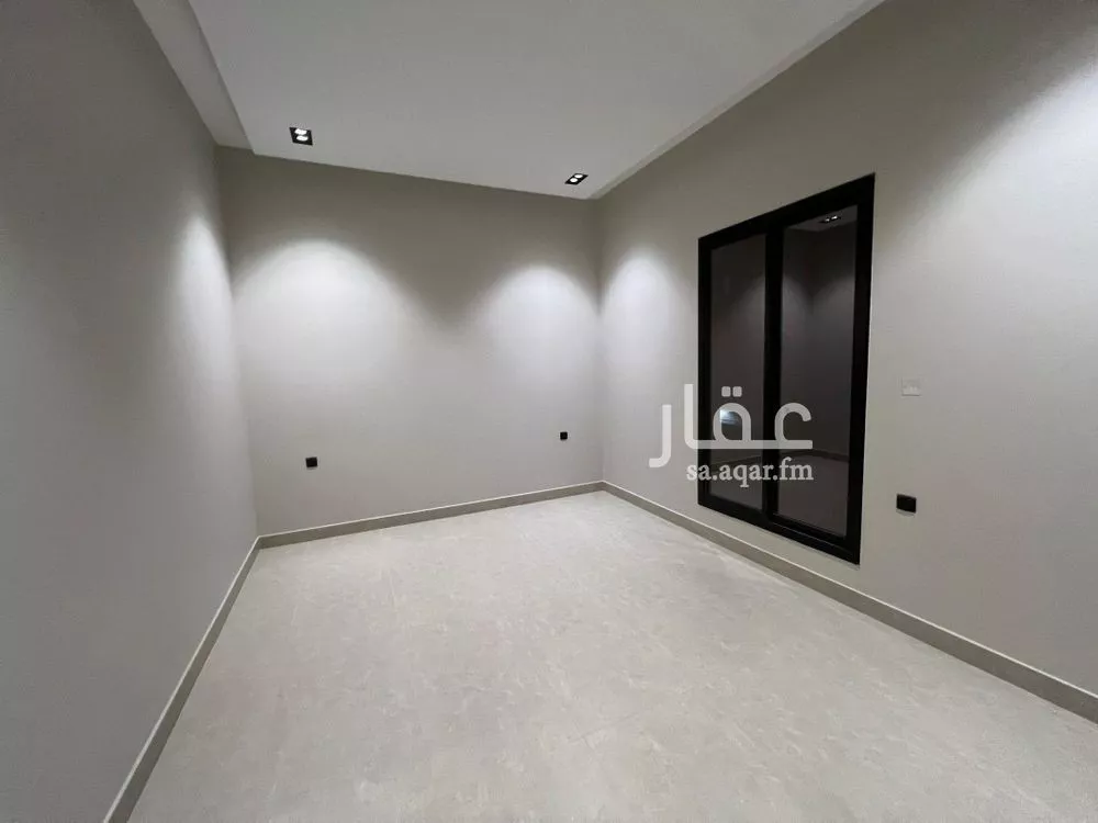 فيلا 6 غرف في الشرق 9