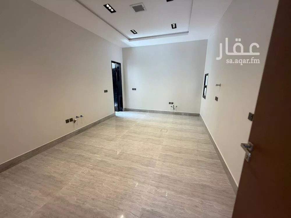 فيلا 6 غرف في الرمال 13