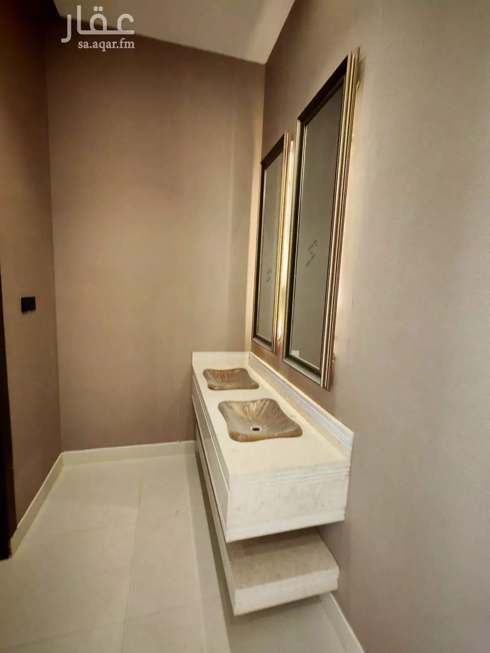 6 bedroom villa in Al Janadriyah 11