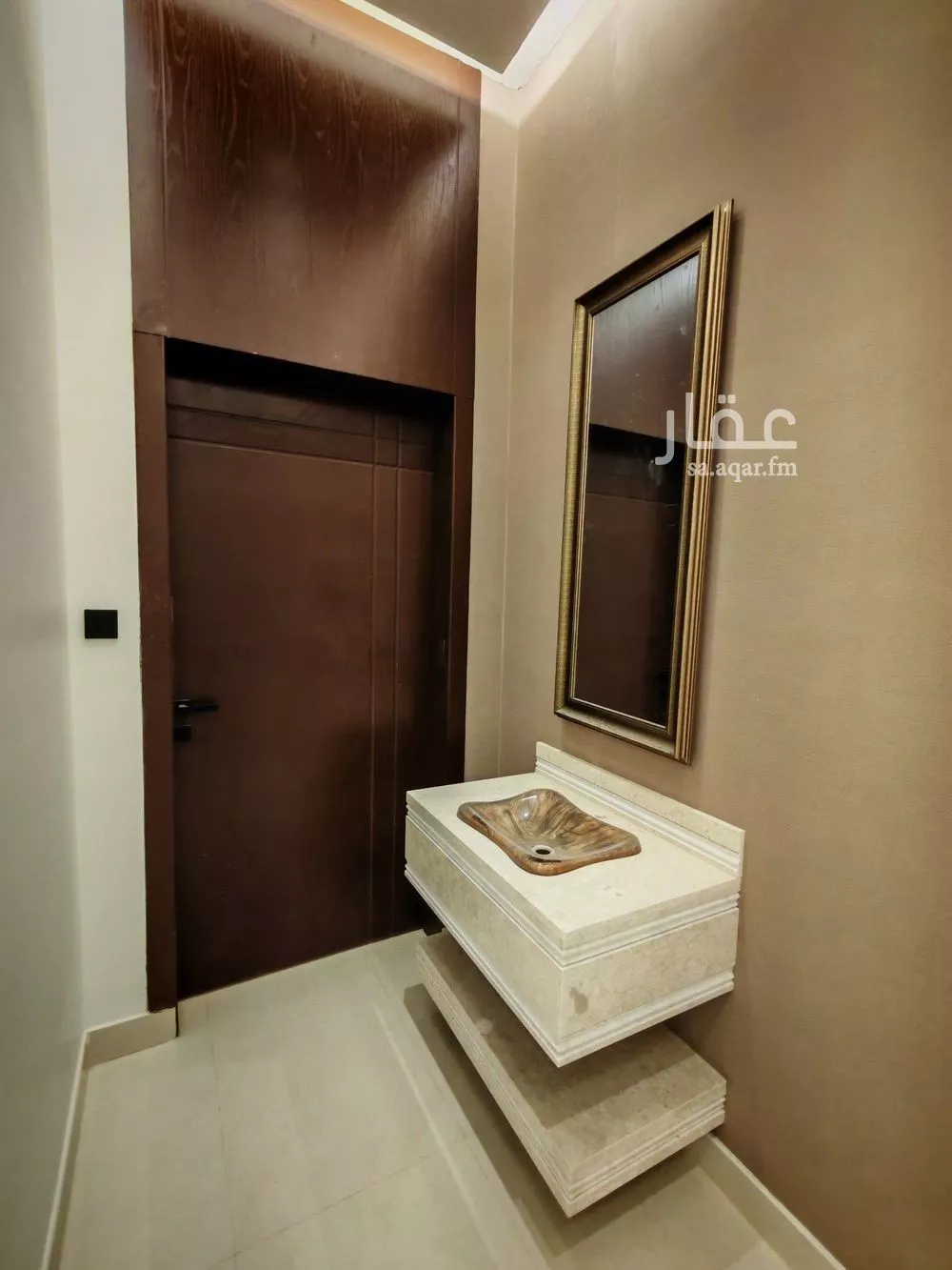 6 bedroom villa in Al Janadriyah 13