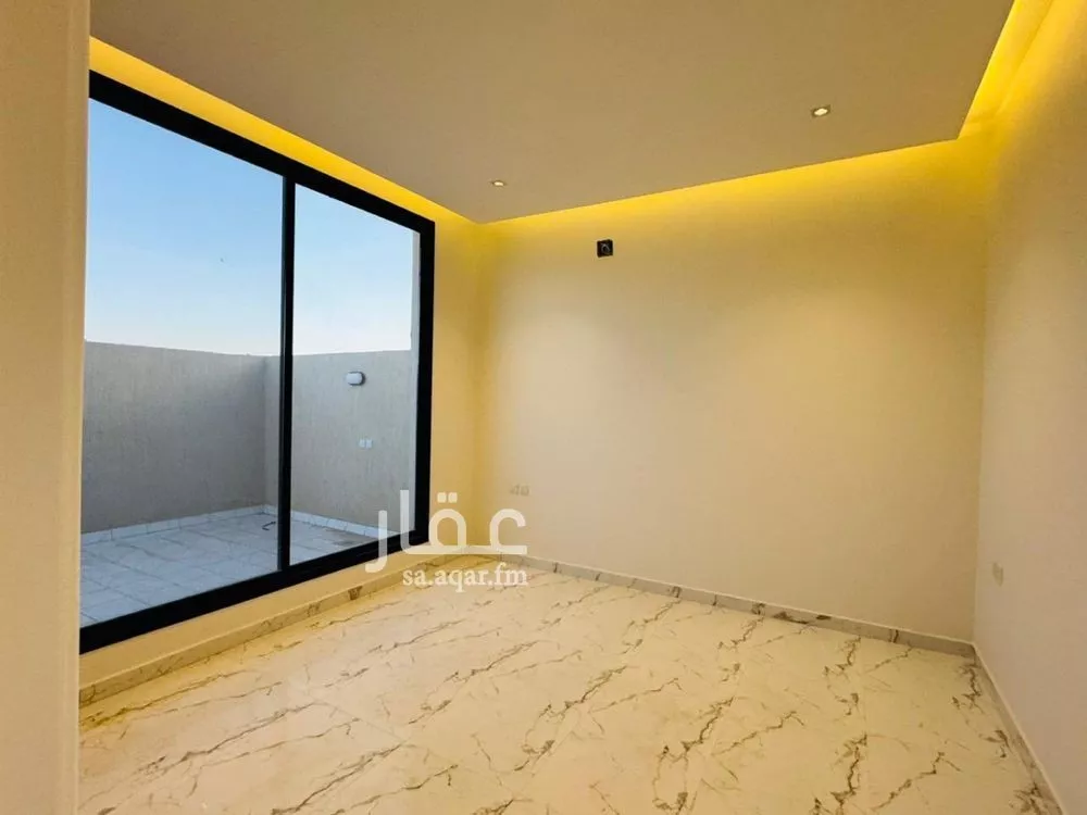 4 bedroom villa in Al Aridh 13