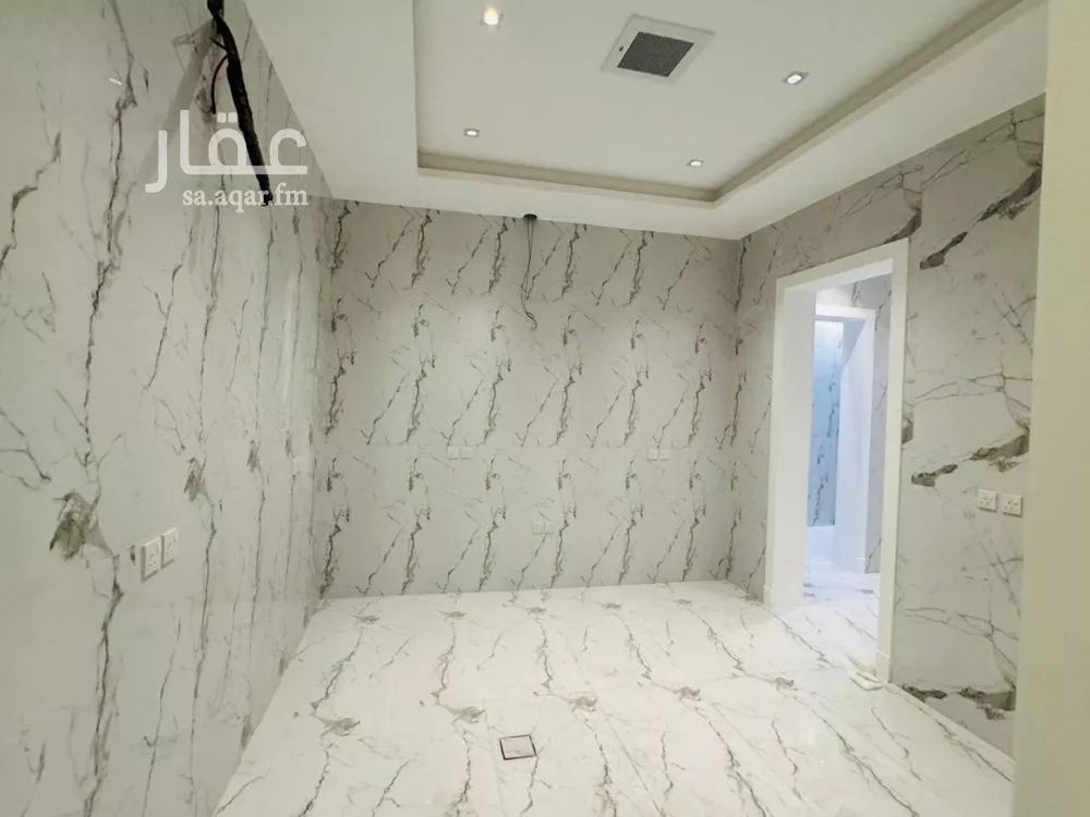4 bedroom villa in Al Aridh 6