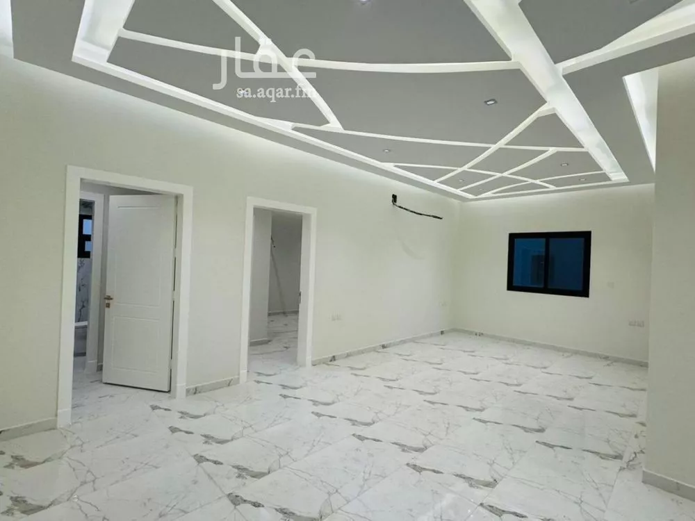 4 bedroom villa in Al Aridh 9