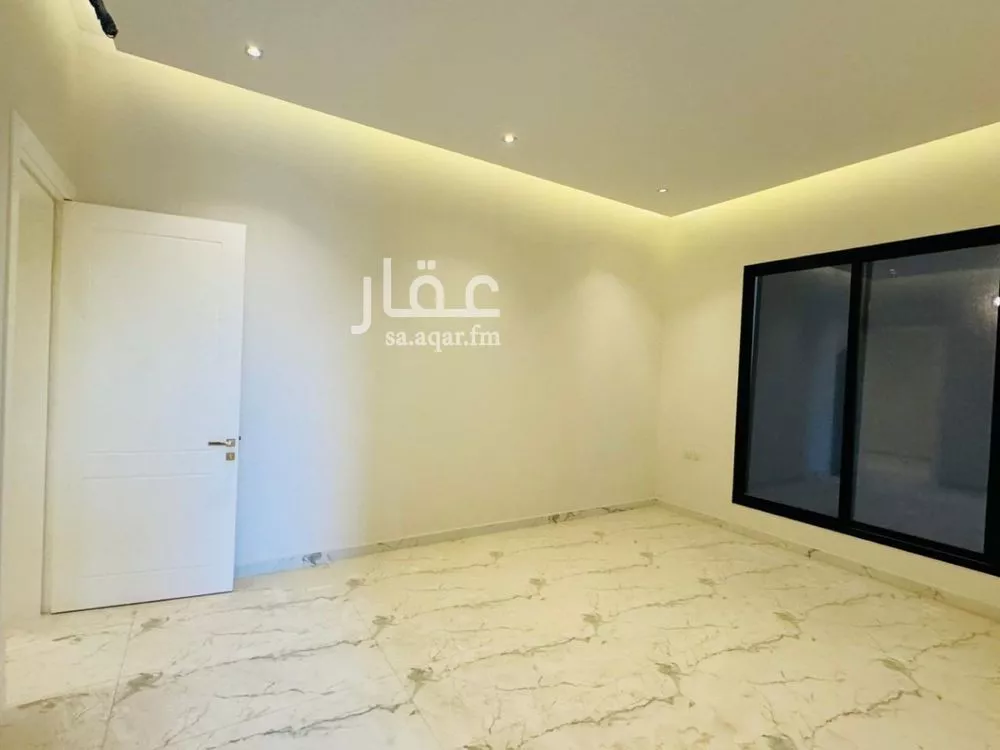 4 bedroom villa in Al Aridh 10