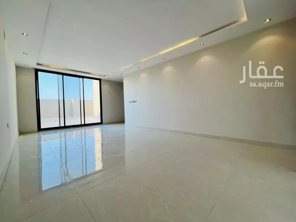 5 bedroom villa in Al Janadriyah 6