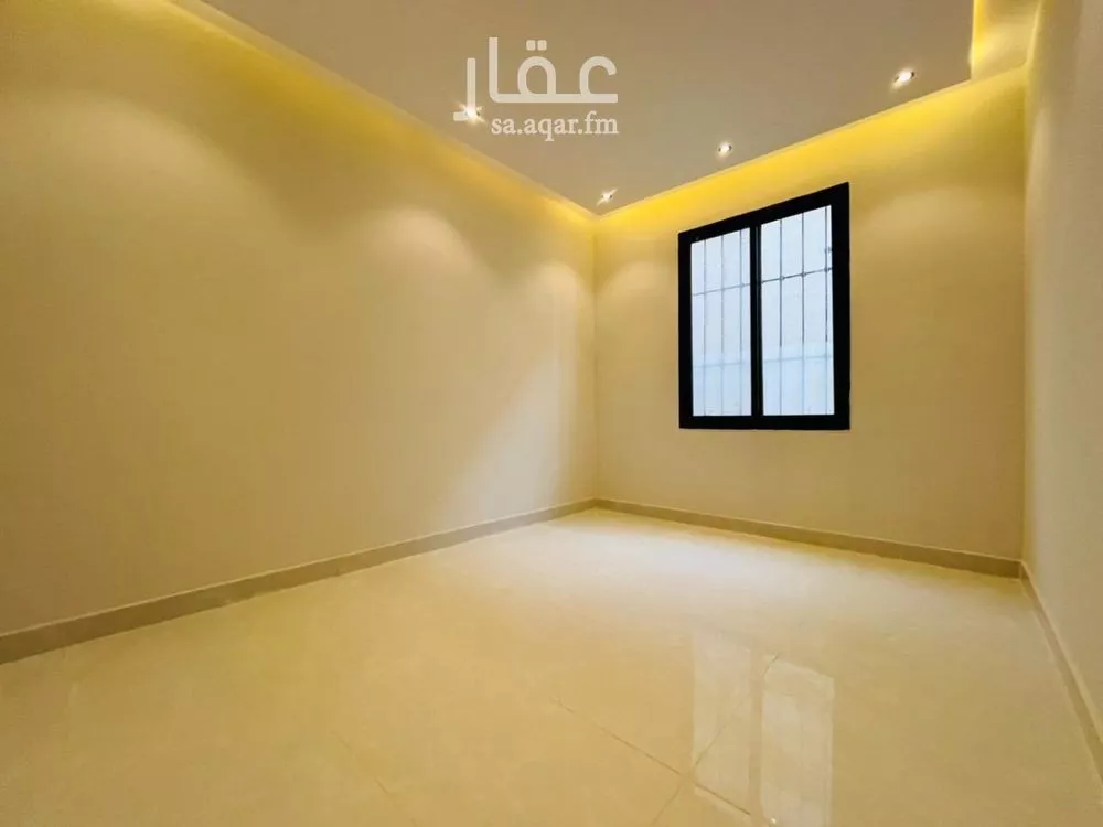 5 bedroom villa in Al Janadriyah 8