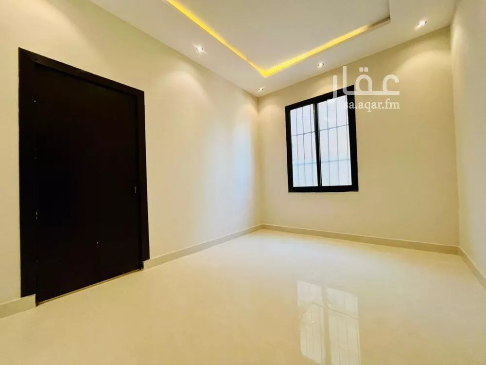 5 bedroom villa in Al Janadriyah 10