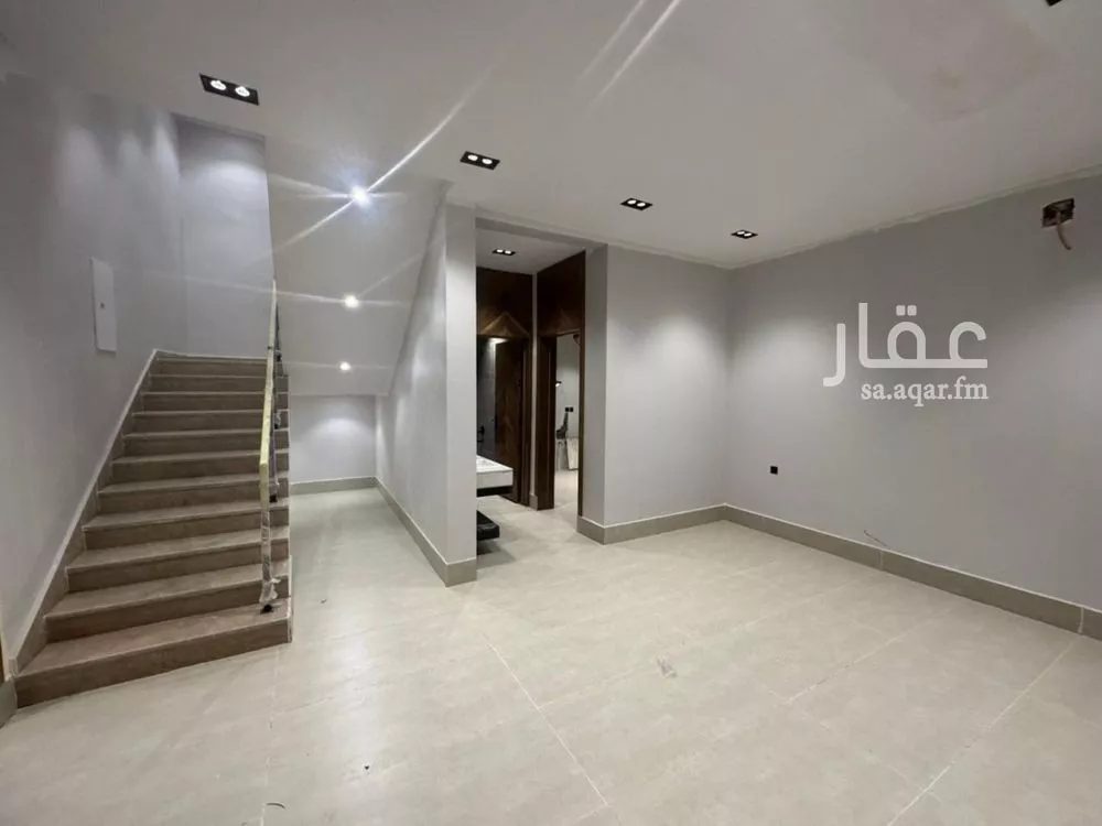 5 bedroom villa in Okaz 7