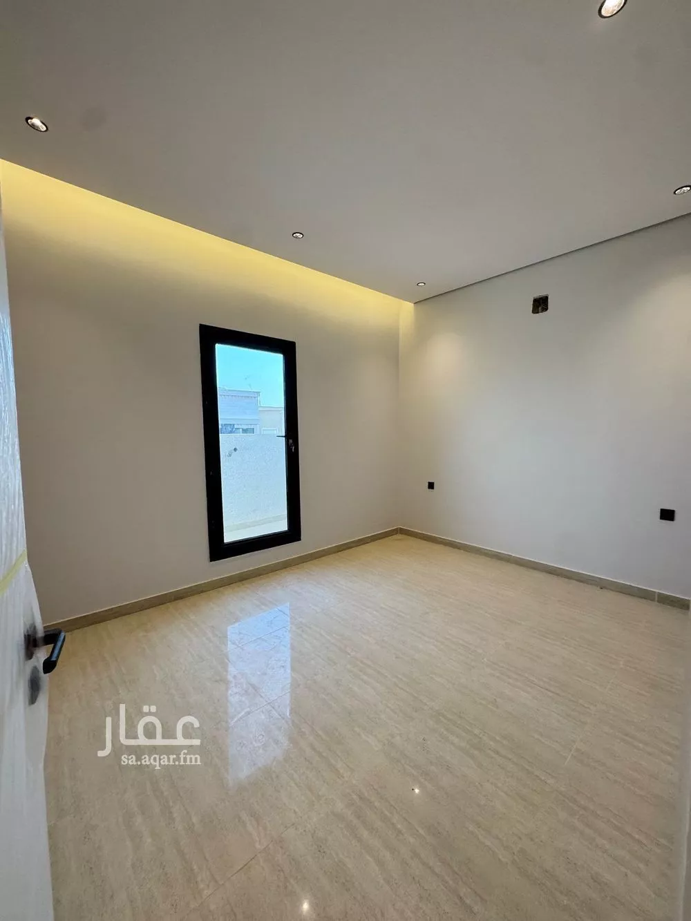 فيلا 4 غرف في الرمال 15