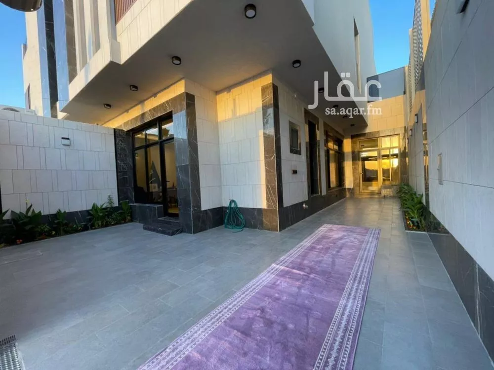 5 bedroom villa in Al Aqiq 5