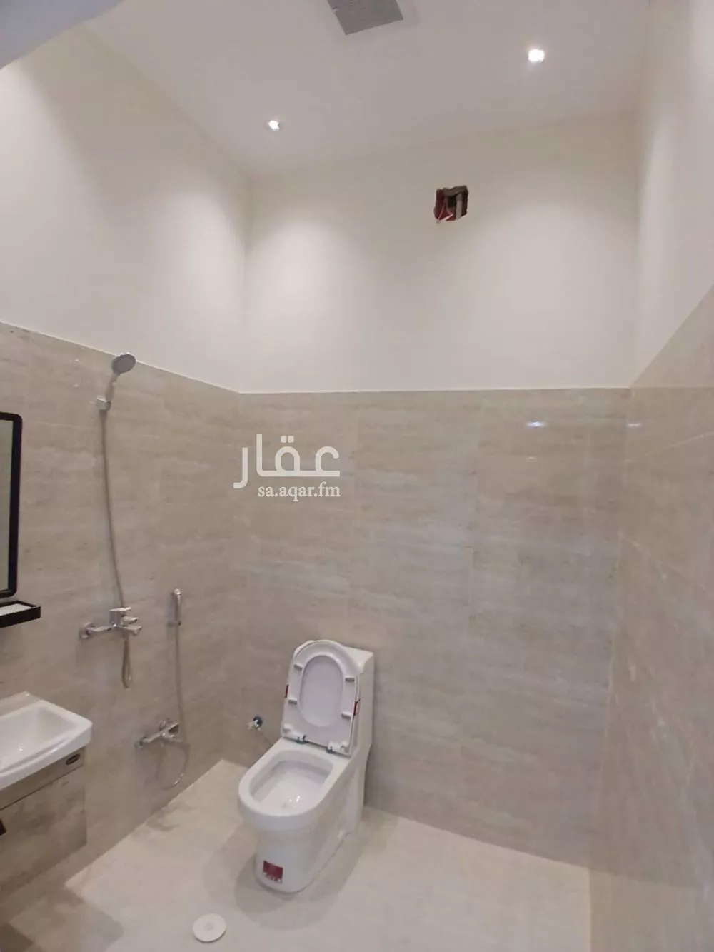 4 bedroom villa in Al Rimal 11