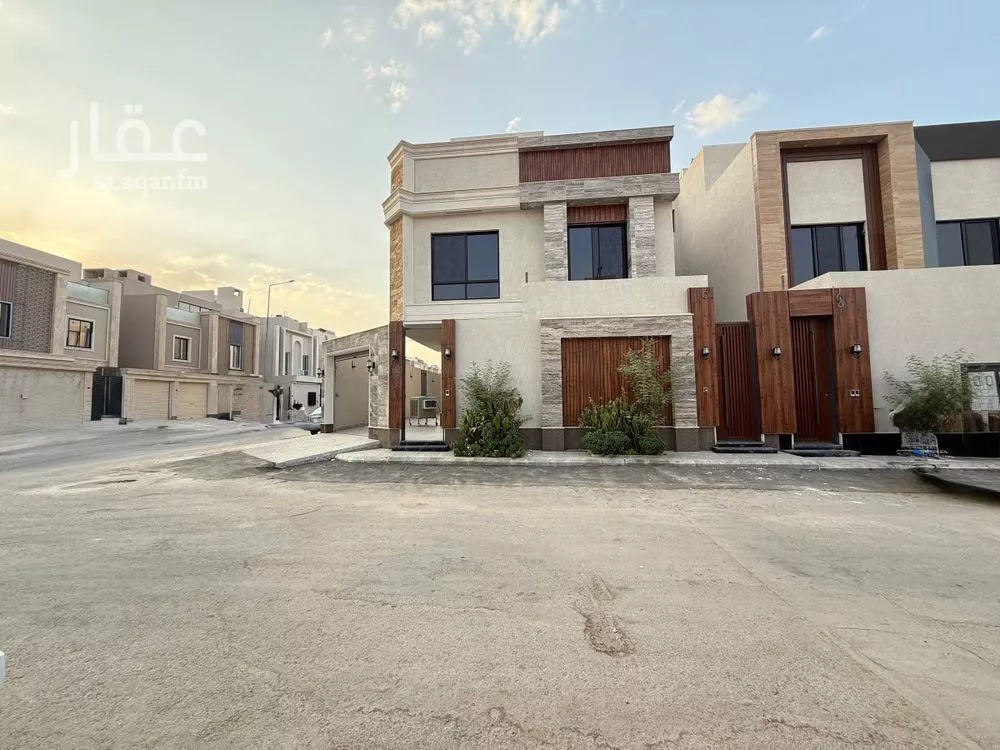 7 bedroom villa in Al Rimal 2