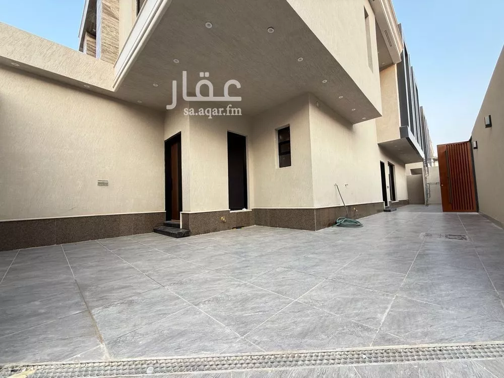 7 bedroom villa in Al Rimal 16