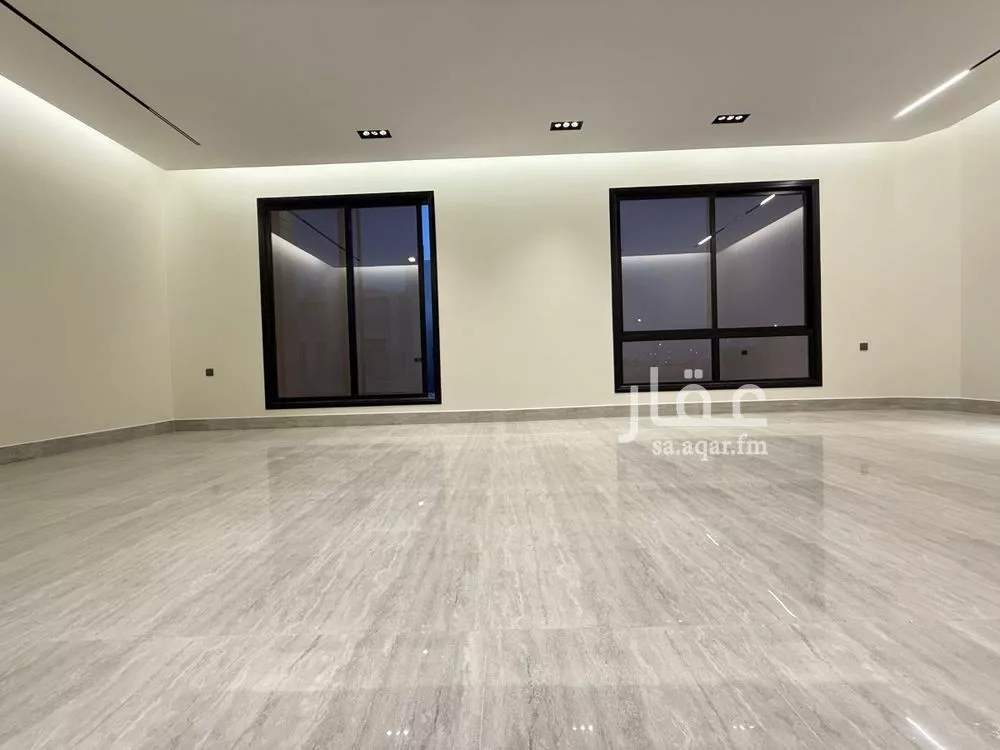 7 bedroom villa in Al Rimal 9