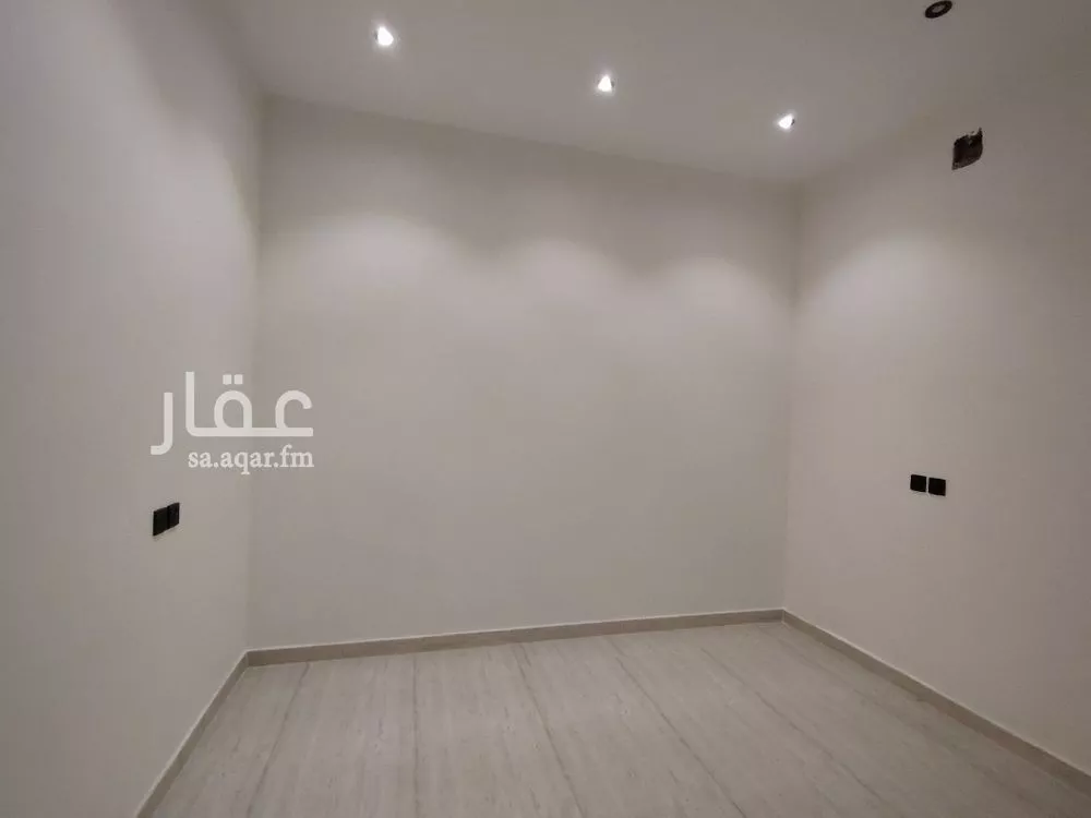 6 bedroom villa in Tuwaiq, Riyadh 10