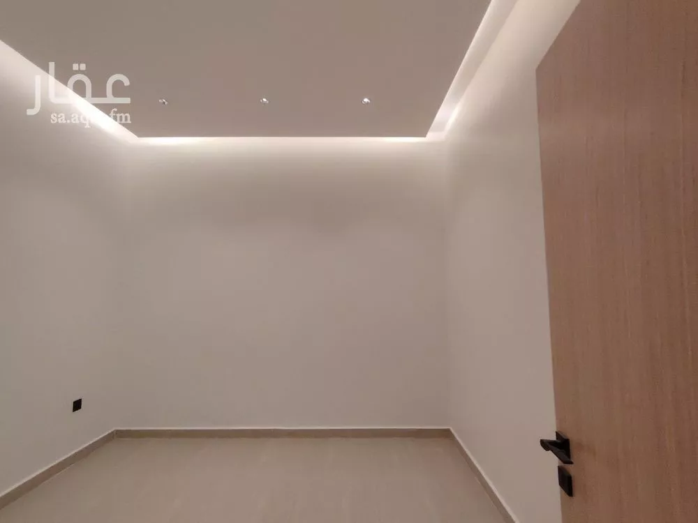 5 bedroom villa in Al Zahrah 5