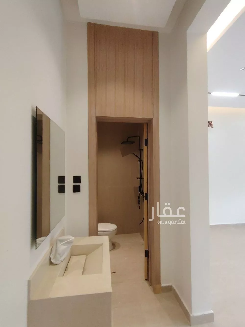 5 bedroom villa in Al Zahrah 9