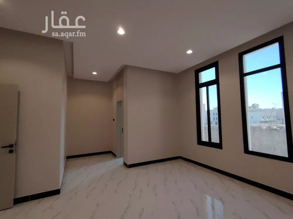5 bedroom duplex in Dhahrat Laban 16